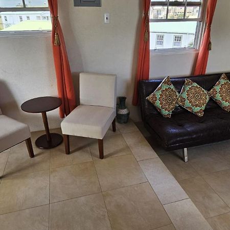 Seclusion Studio Apartment. Saint Philip Exterior foto